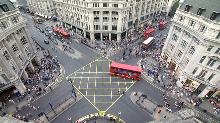 Oxford circus Crossing before a pedestrian-focused redesign
