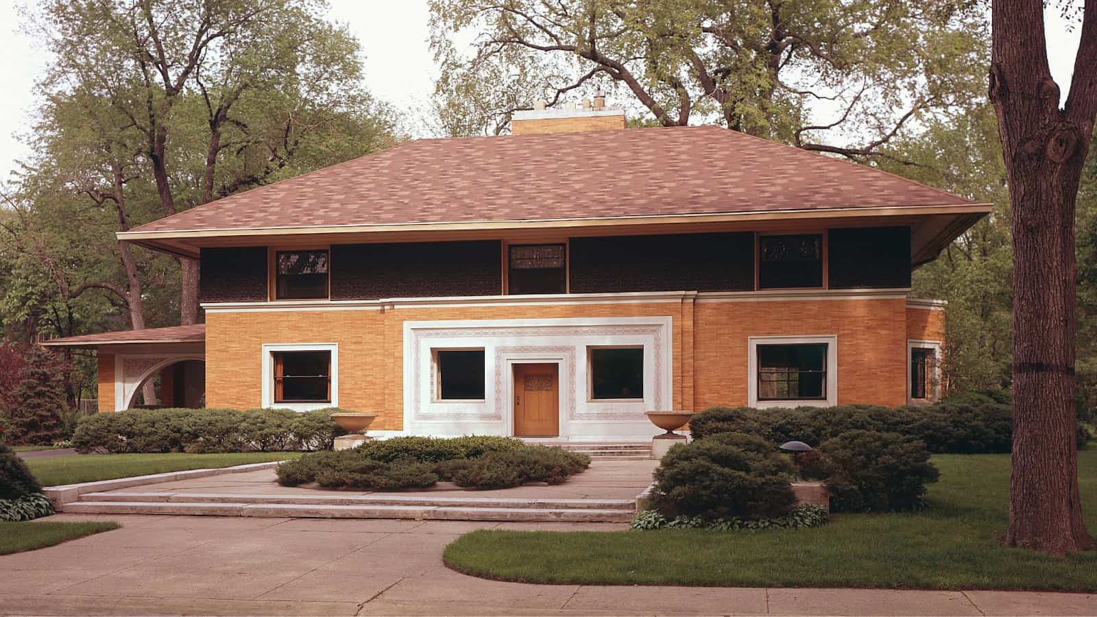 Frank Lloyd Wright’s first “Prairie House,” built in 1893–94. Wright would go on to exemplify the “new architecture” first called for by Viollet-le-Duc: putting modern materials, construction methods, and ideologies together in accessible ways. <span class="figure--credit">Photo by Hedrich Blessing Collection / Chicago History Museum / Getty Images</span>